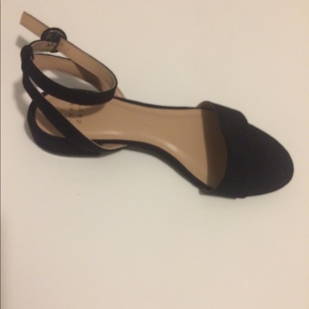 Women ankle strap sandal